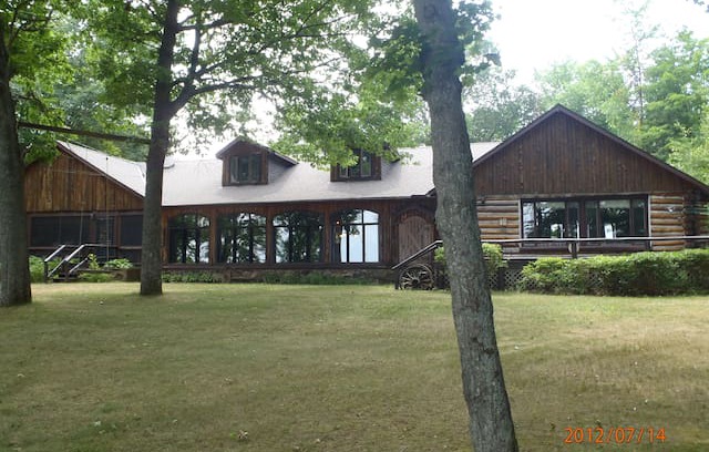 Wollaston House | Clayton Cove Bed and Breakfast