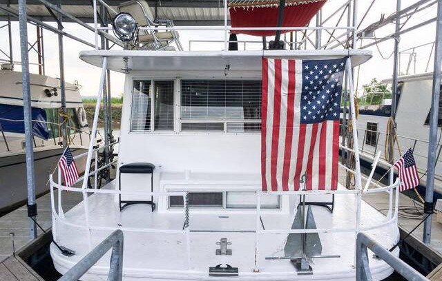 Portage Des Sioux Boat Rental | Vintage Houseboat Experience #2