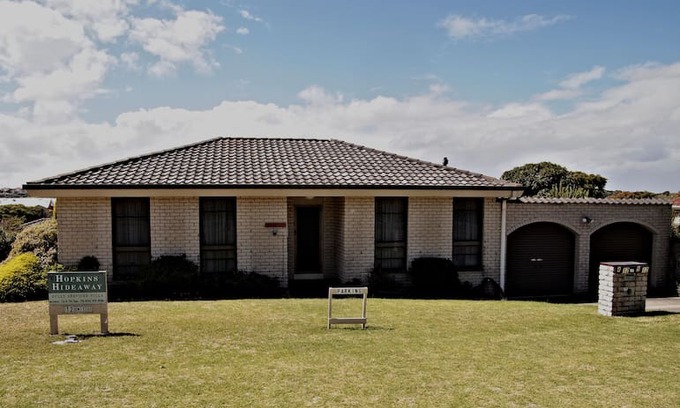 Warrnambool House | Hopkins Hideaway