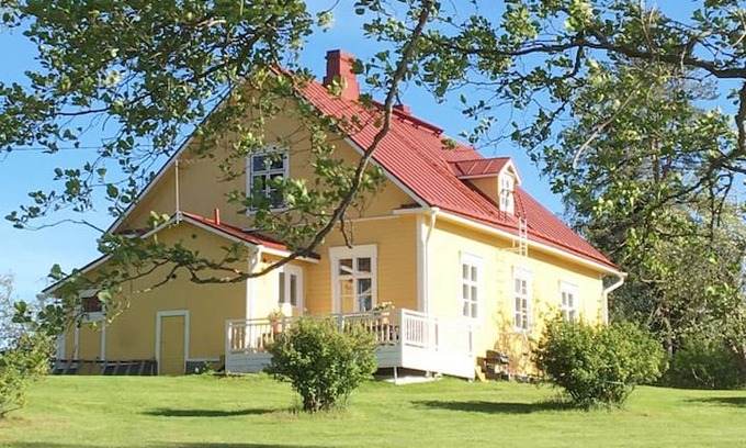 Renko Villa | Lovely Villa Rantala located on a lake