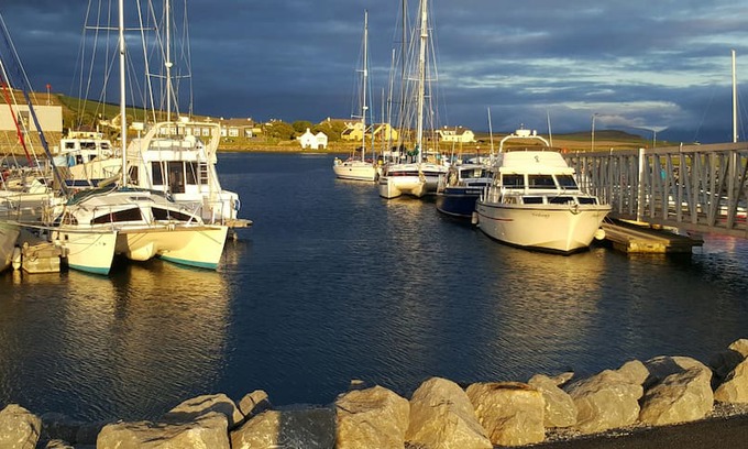 Dingle House | Emlagh cottage overlooking Dingle harbour and bay