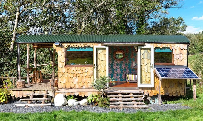 Abercegir Other | Secluded Riverside Bolthole with Woodland Sauna