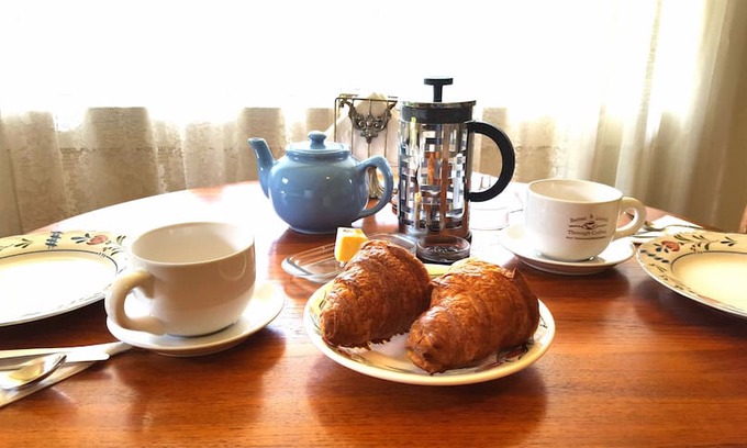 Port Townsend Apartment | Plum Cottage*Guest Suite * Uptown * Walk to Beach