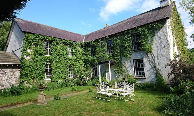 Trawscoed Apartment | The West Wing, Plas Wenallt, Llanafan, Aberystwyth