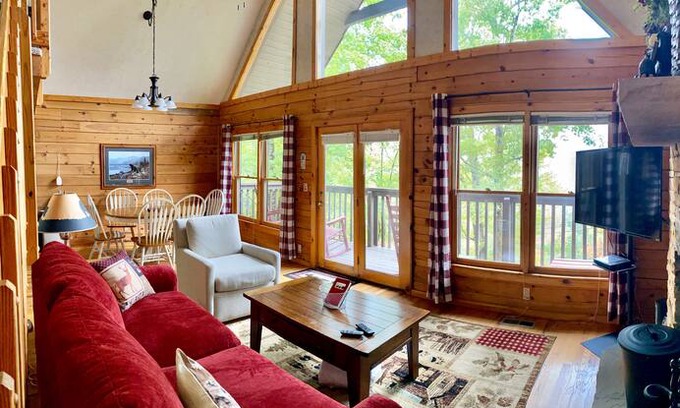 Gatlinburg - Pigeon Forge Cabin | Spectacular Views-Northwood Cabin
