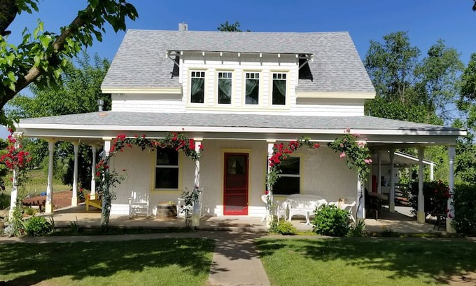 Shenandoah Valley House | The Amador Farmhouse