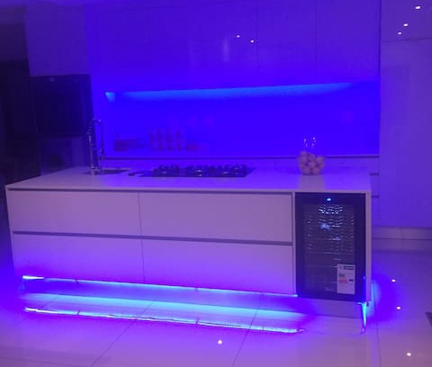 Kensington House | Kenstay - Modern house with Wifi, Dstv, Netflix