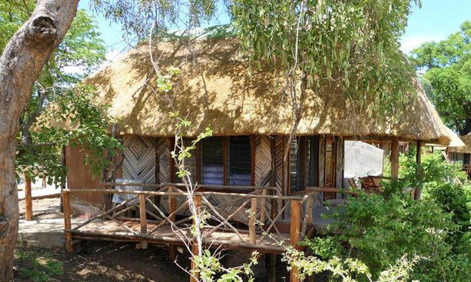 South Luangwa National Park Cabin | Njobvu Safari Lodge -South Luangwa NP Zambia
