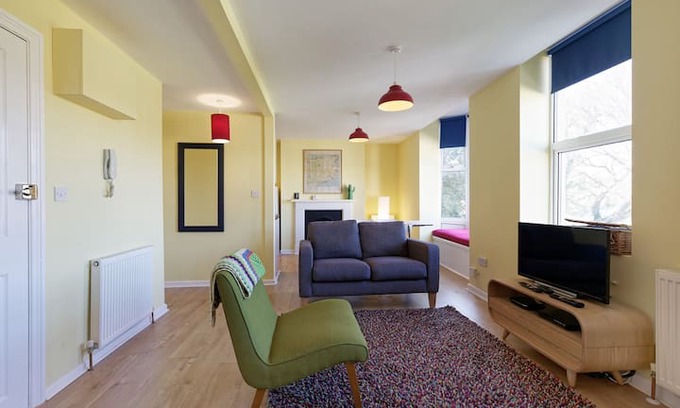 Broadstairs Apartment | Trinity Flat –2 mins to beach, cosy, secret garden