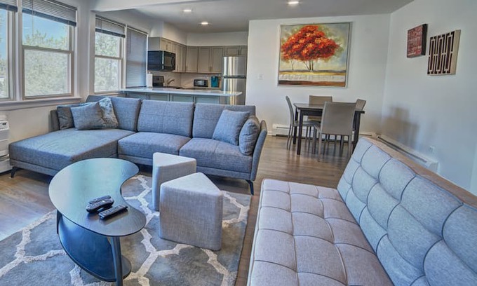 Skokie Apartment | Exquisite Modern Rehab by I-94 + Northshore