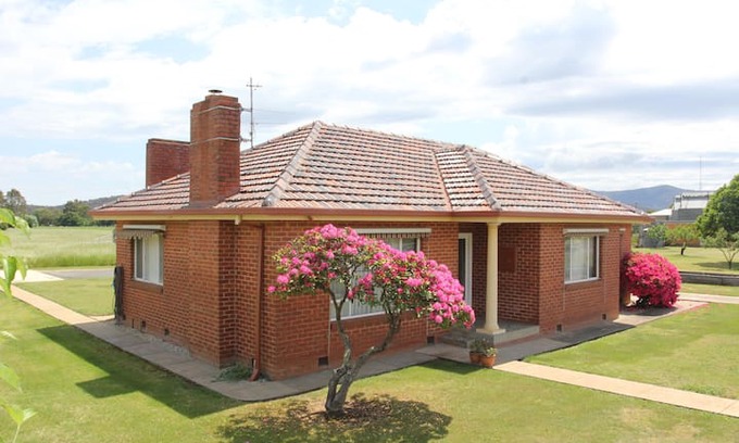 Myrtleford House | Valli - 3 Bedroom House in Myrtleford.