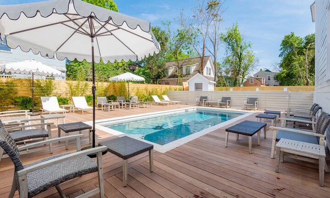 Cannonborough Elliotborough House | Boutique Hotel Home with Pool 'The Cove'