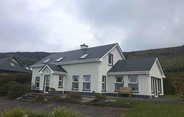 Ballyferriter House | Modern dormer bungalow with stunning sea views