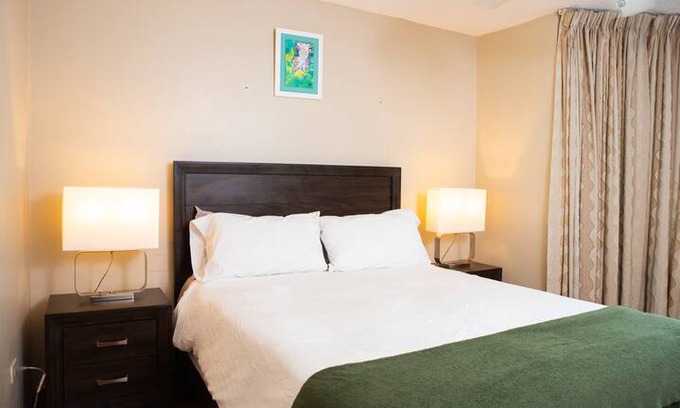 New Kingston Apartment | New Kingston Apt with Swimming Pool and great Wifi