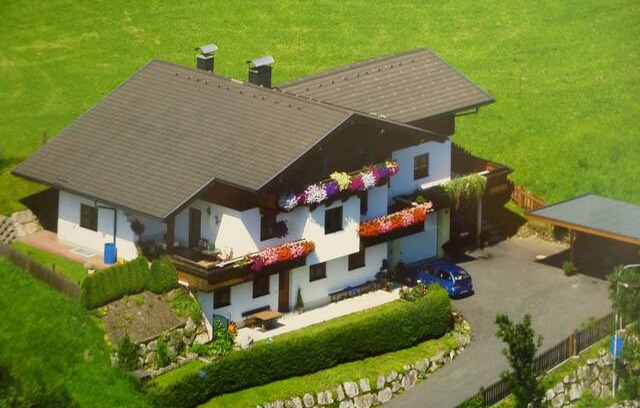 Bruck an der Grossglocknerstrasse Apartment | Haus Sonnenschein