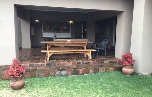 Secunda House | Golfview Guesthouse Secunda