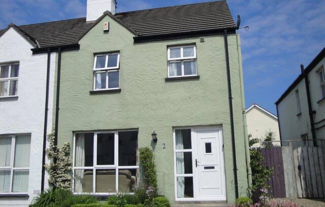 Ballycastle House | Moss Cottage (refurbished house - sleeps 6)