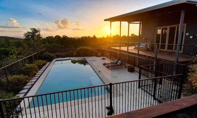 Mareeba House | Birds Heaven in Mareeba