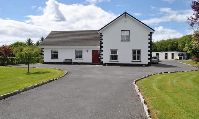 Glencorrib House | Family home , plenty of parking Eircode H91 XYH4