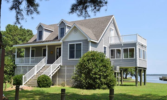 Deep Hole House | Wishful Thinking-Canalfront w/ Private Boat Dock