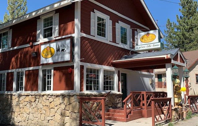 Big Bear Lake Hotel | Lenny's Lodging Room