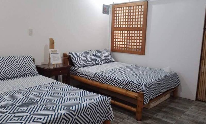 Cabangan House | El Paradiso de Club Monet Beach front 1