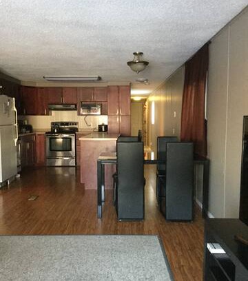 Yellowknife House | 2 bedroom mobile gem - No extra fees