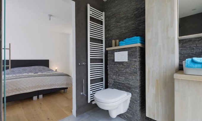 Mortsel Apartment | Luxe appartement met groot terras en jacuzzi