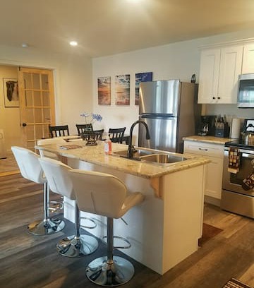 Willamina Apartment | Fort Hill Hideaway