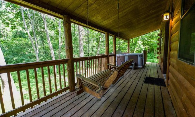 Logan Cabin | Sycamore - Hocking Hills