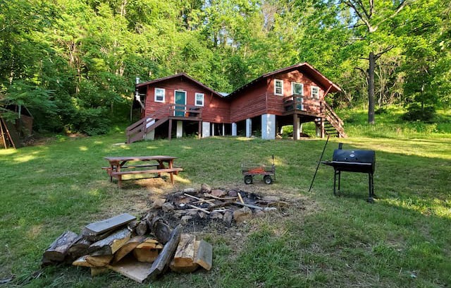 Capon Bridge Cabin | Steinbeck / Fitzgerald Cottage at Buffalo Gap