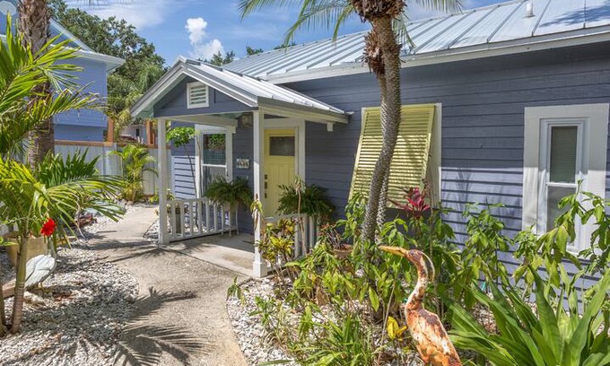 Safety Harbor Cabin | Seadog- Heart of Downtown Safety Harbor, Florida