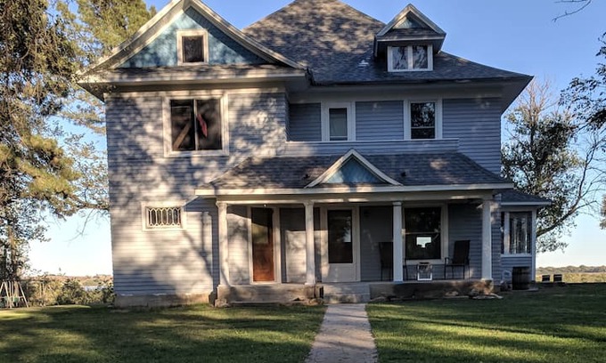 Republic County Other | Bobcat Lodge