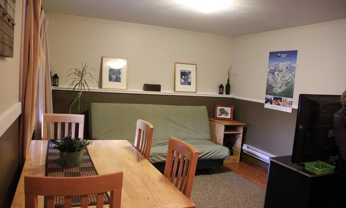 Sun Peaks House | 1 bedroom suite, 10 min drive to Sun Peaks