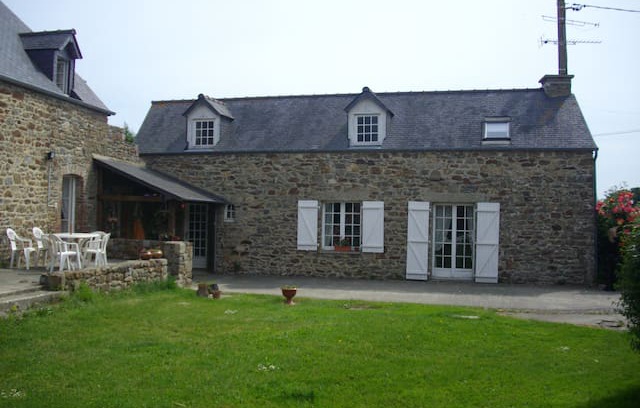 Pleurtuit House | bâtiment de ferme réhabitlité