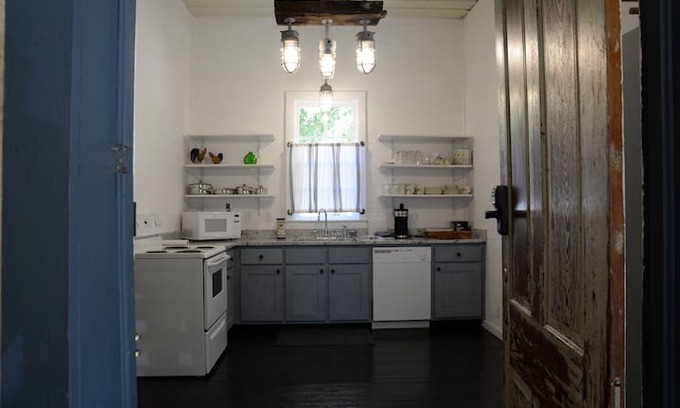 Waverly House | Historic Waverly Railroad House, 2 bdrm/1bath