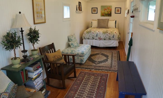 Geneva House | Snug Harbor Cottage on Seneca Lake