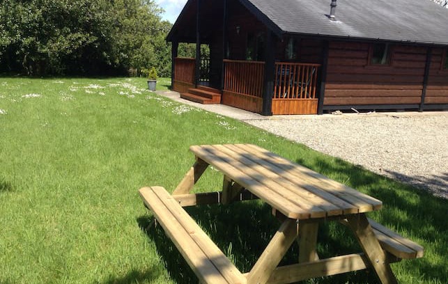 Newcastle Cabin | Log cabin by the sea private garden