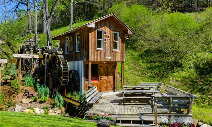 Marshall Cabin | The Millhouse at East Fork Farm
