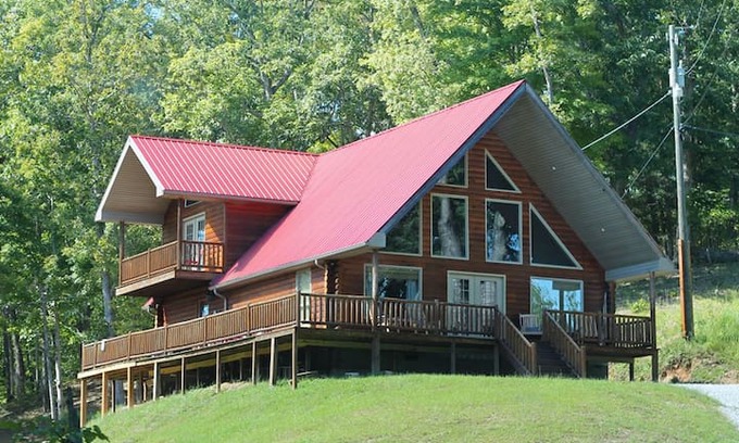 Adams Cabin | Sacred Winds - Yatesville Lake Luxury Cabin Rental