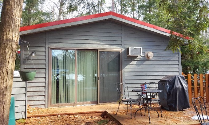 Alden Apartment | THAYER LAKE COTTAGE NEAR TORCH LAKE