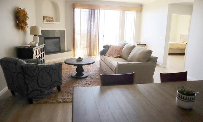 Marinette Apartment | Luxury on the Lake