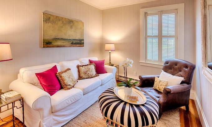 Vineyard Haven Apartment | Martha's Vineyard Pied-á-terre #2 Vineyard Haven