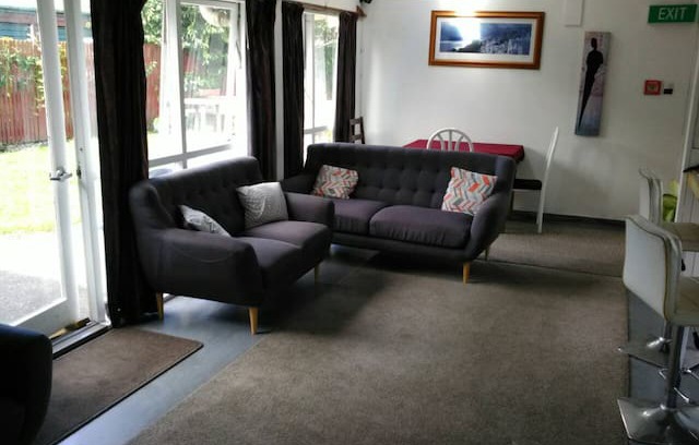 Avondale Hostel | Compass Accommodation-Riversdale Lodge in Avondale