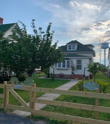 Tangier House | Waterman’s Hideaway, Tangier Island Chesapeake Bay