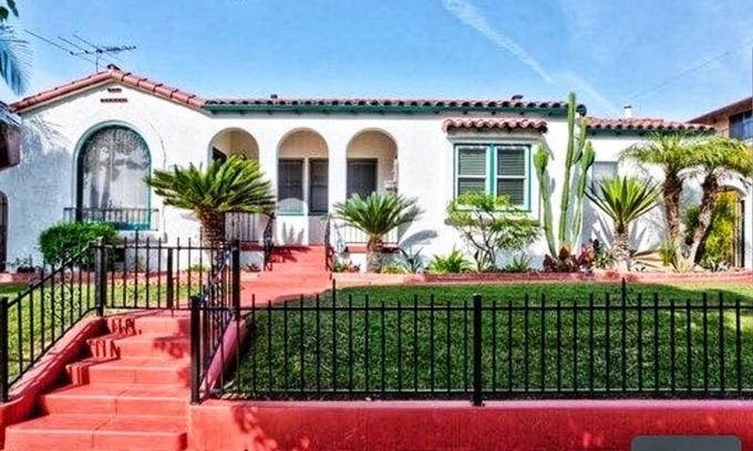 Central San Pedro House | S&S San Pedro Spanish-Style Studio
