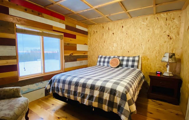 Grand Marais Hostel | Hungry Hippie Hostel Private Room #6