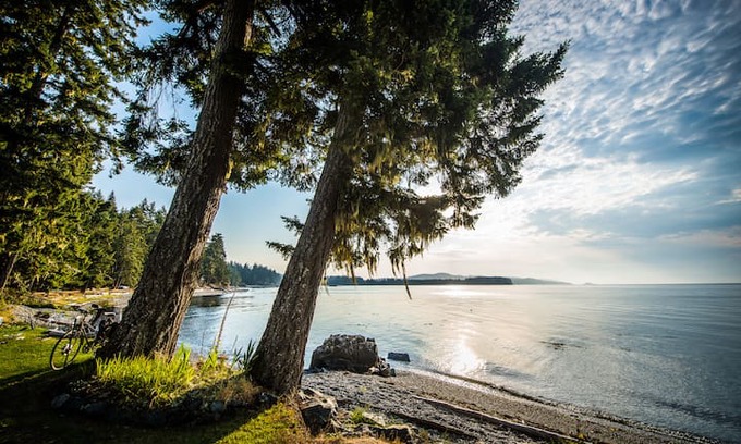 Sooke Cabin | Delightful Oceanfront Cottage