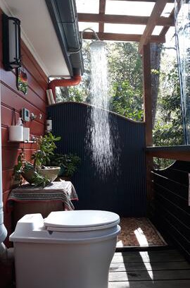 St. Georges Basin House | Shell's Treetop Bungalow Jervis Bay