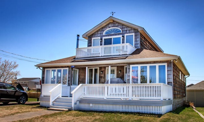 Pointe-du-Chene House | "The Mooring"- Full Beach House with Views